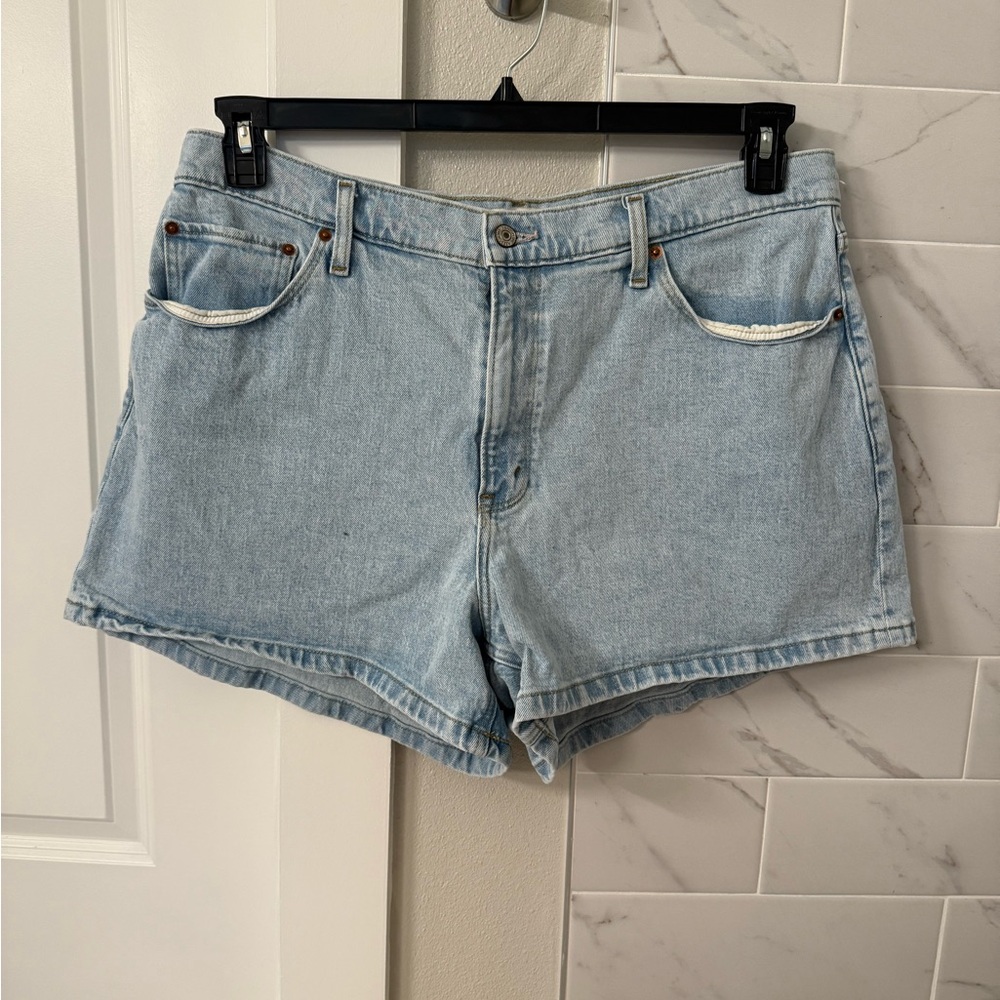 Women's Light Wash Denim Shorts Size 33/16